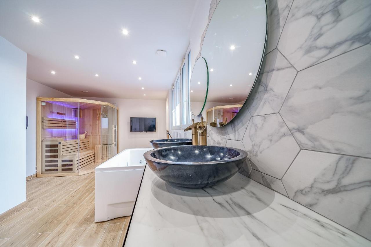 L'Evasion - Sauna Jacuzzi Cinema Tours Eksteriør billede