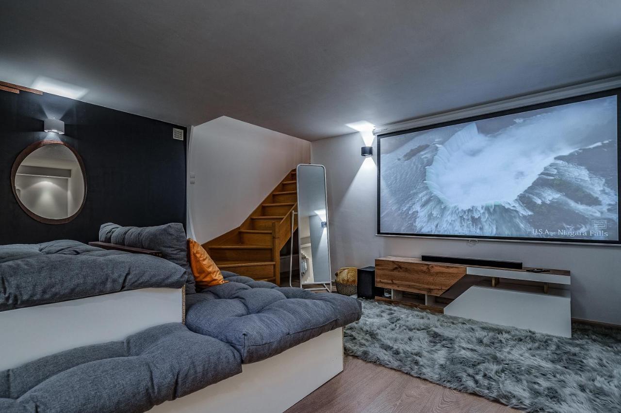 L'Evasion - Sauna Jacuzzi Cinema Tours Eksteriør billede